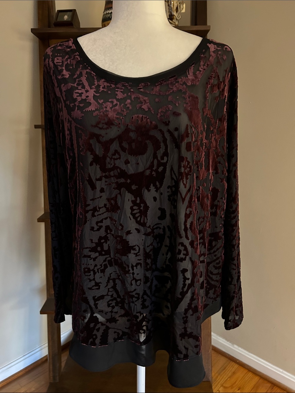 Simply Vera Vera Wang Black & Plum Burnout Velvet Long Sleeve Tunic